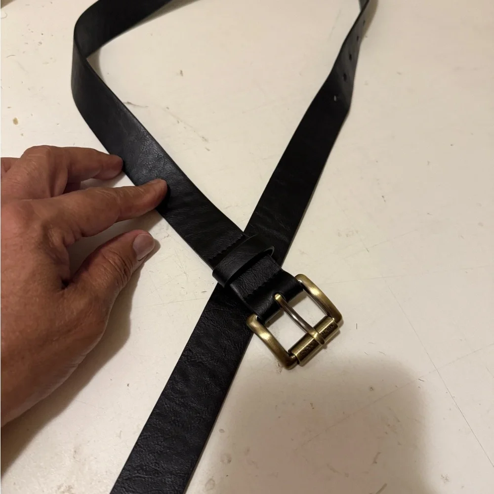 Michael Kors Black Leather Belt size small in good condition_2